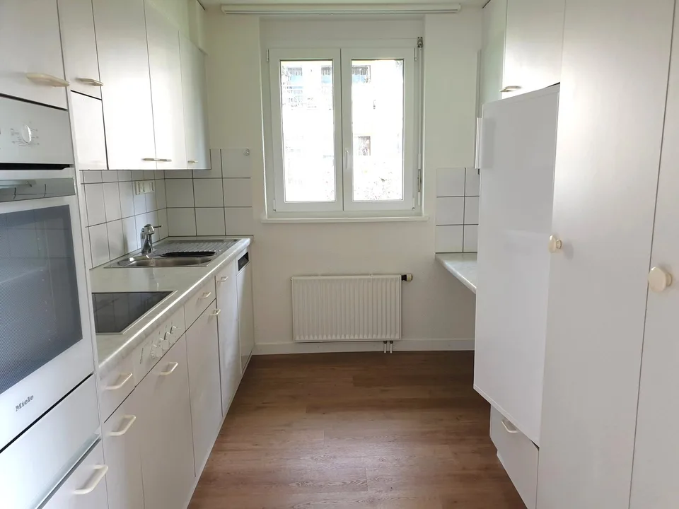 Vaste appartement rénové de 5,5 pièces avec 2 balcons en plein coeur de Travers