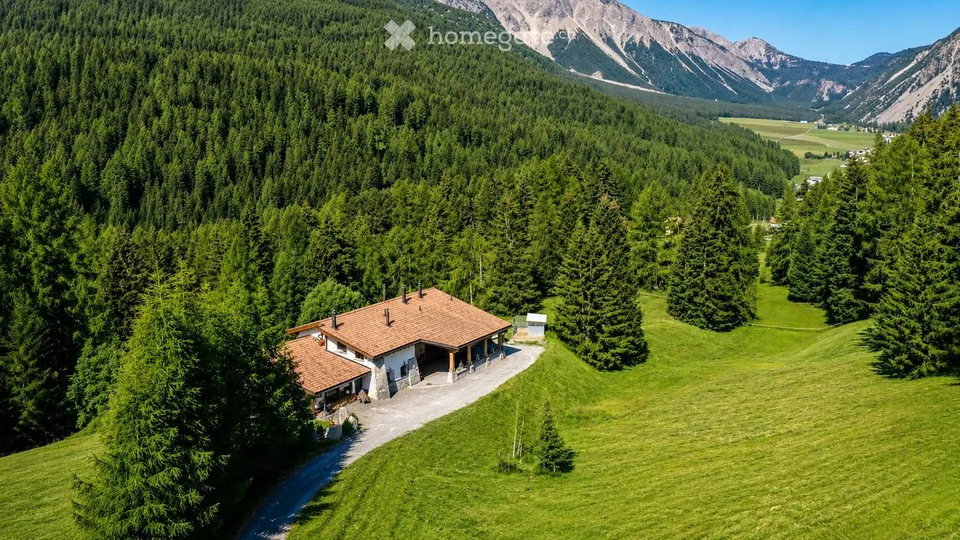 Beeindruckende Villa mit atemberaubendem Bergpanorama in Tschierv, Graubünden - Zweitwohnsitz