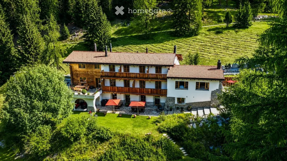 Beeindruckende Villa mit atemberaubendem Bergpanorama in Tschierv, Graubünden - Zweitwohnsitz