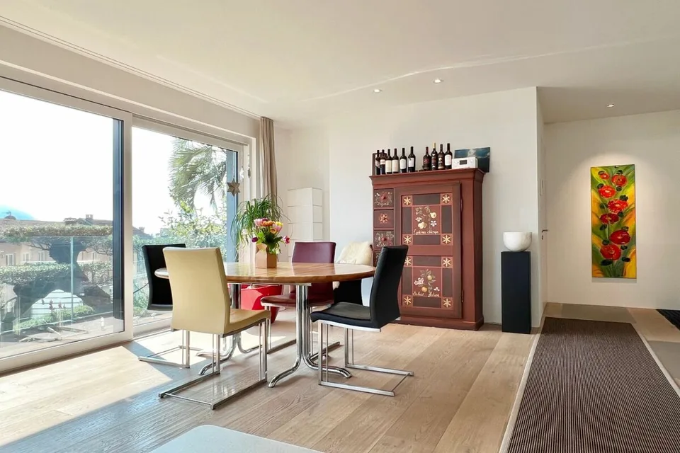 Luxuriöse 2,5 Zimmerwohnung in direkter Seenähe – Foto 19 von 28