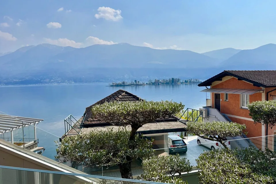 Lussuoso appartamento di 2,5 camere vicino al lago