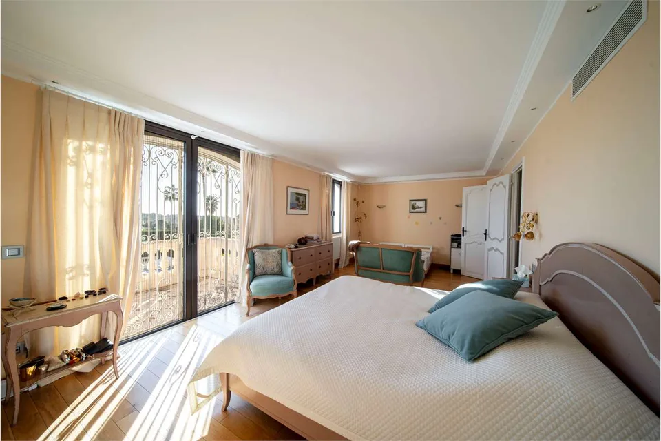 LUSSUOSA VILLA PROVENZALE IN UNA TENUTA RECINTATA – foto 6 di 12