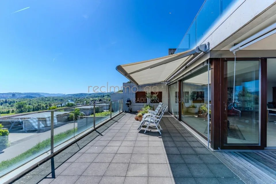 Exklusive 4.5-Zimmer-Terrassenwohnung mit Panorama-Aussicht in Biberstein