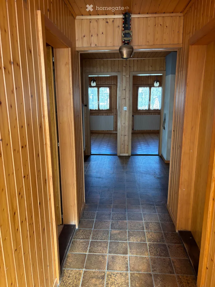 Casa unifamiliare vecchia con potenziale di ristrutturazione/modernizzazione