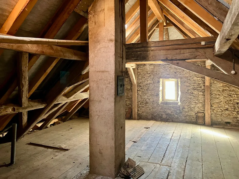 Enormes Potenzial mit einem Grundstück von 2'216 m² !!!