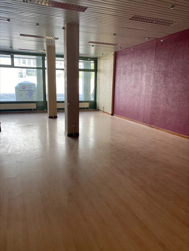 Commercial surfaces ideally located near the Nations