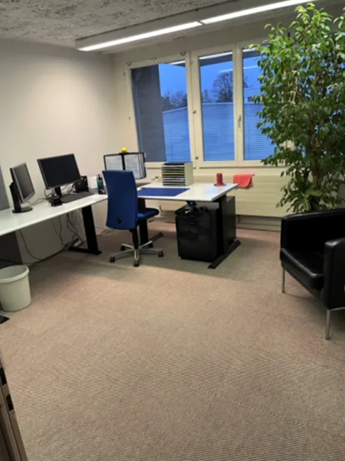 Büro oder Praxisräume an zentraler Lage, sowie Archiv und Lagerräume