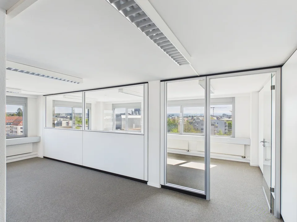 Bureau prêt à être occupé pour 8-14 employés – 10 minutes à Stettbach – photo 9 sur 14
