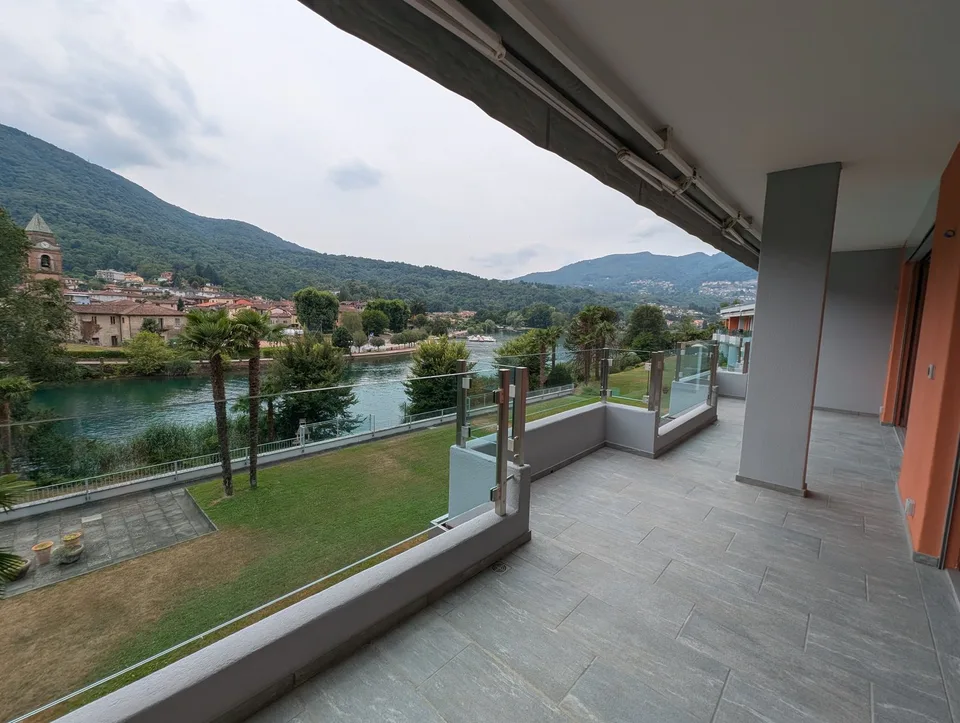 Modernes und elegantes Ferien-Penthouse direkt am See mit Bootsliegeplatz – Foto 22 von 23