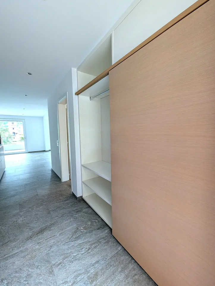 Modernes und elegantes Ferien-Penthouse direkt am See mit Bootsliegeplatz – Foto 20 von 23
