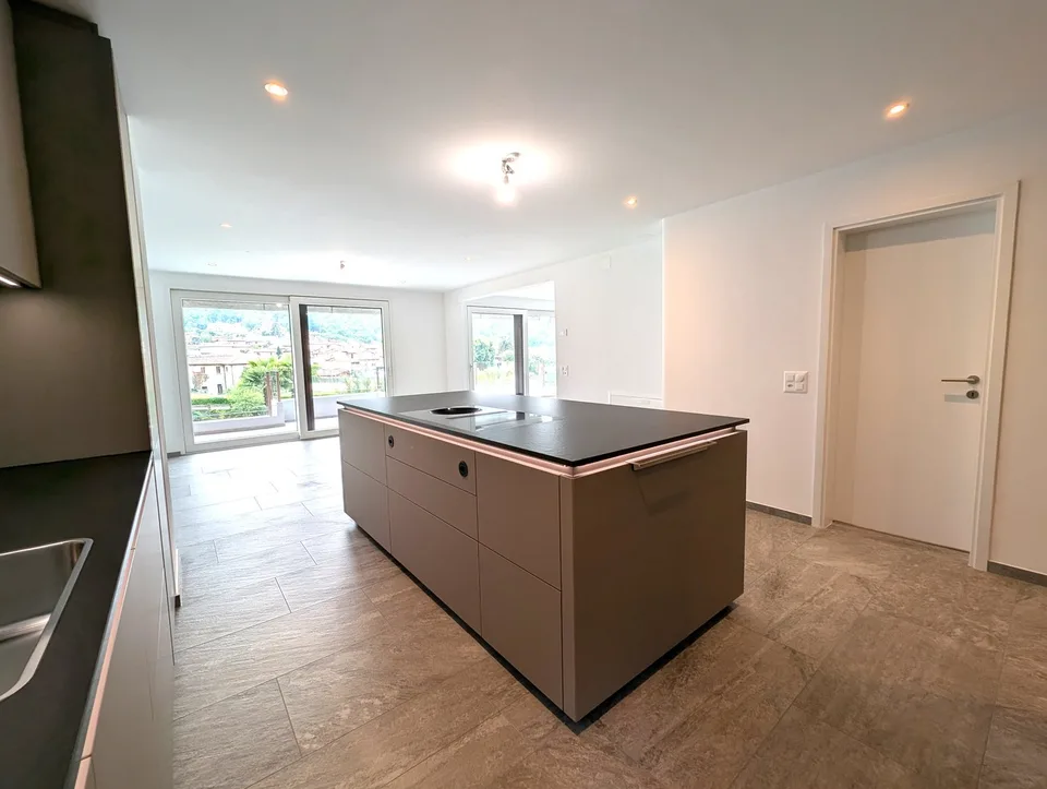 Modernes und elegantes Ferien-Penthouse direkt am See mit Bootsliegeplatz – Foto 7 von 23