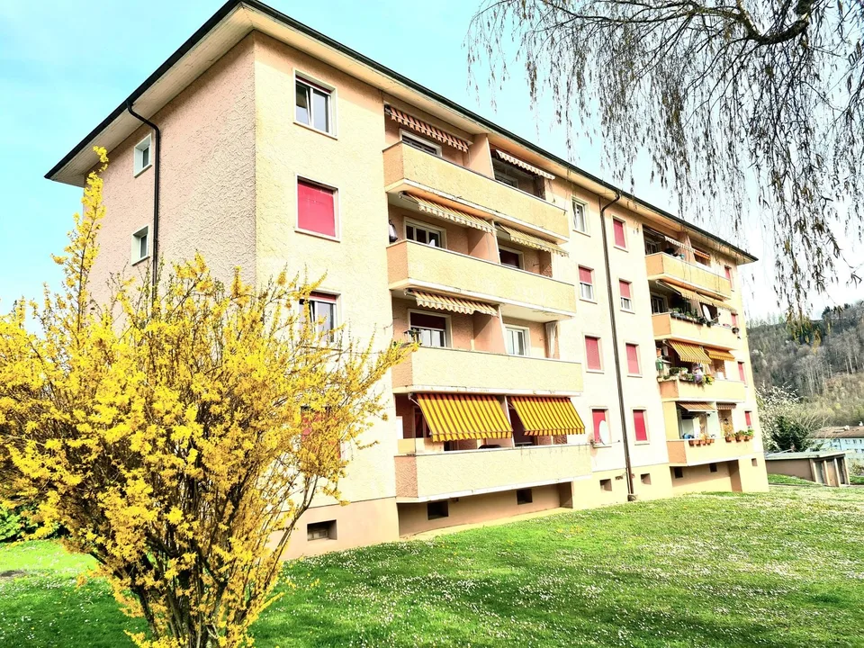 Wohnung mit 3.5 Zimmern im 2. Stock