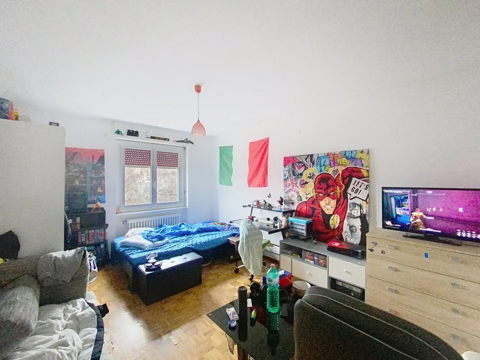 Wohnung mit 3.5 Zimmern im 2. Stock
