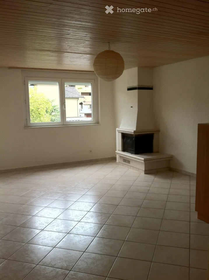 Schönes und helles Apartment in Caslano