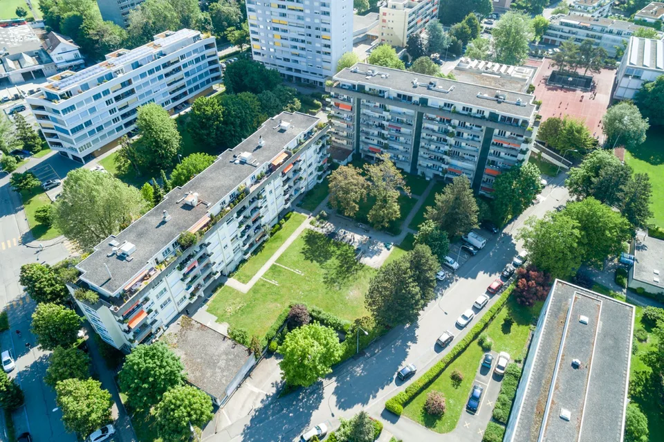 Einstellhallenplätze in Ihrer Nähe