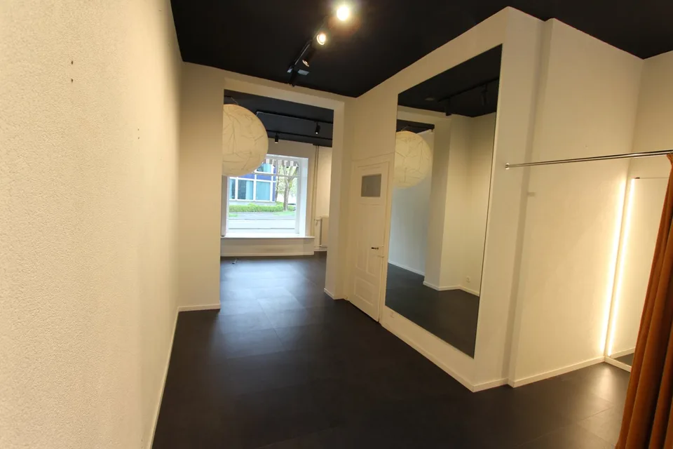 Moderne Geschäftsräume an der Birmensdorferstrasse zu vermieten – Foto 6 von 10