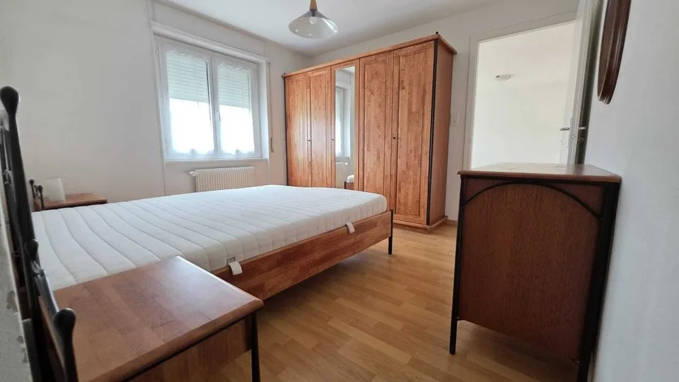 Appartement de 4 pièces au 1er étage avec ascenseur