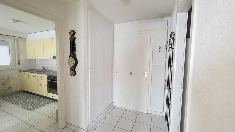 Vier-Zimmer-Wohnung im 1. Stock mit Aufzug – Foto 6 von 9