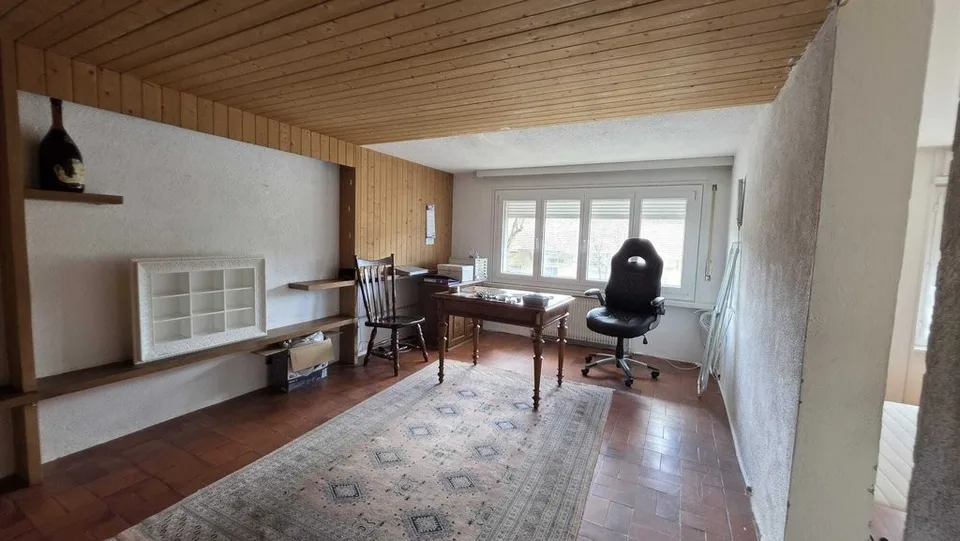 Appartement de 4 pièces au 1er étage avec ascenseur