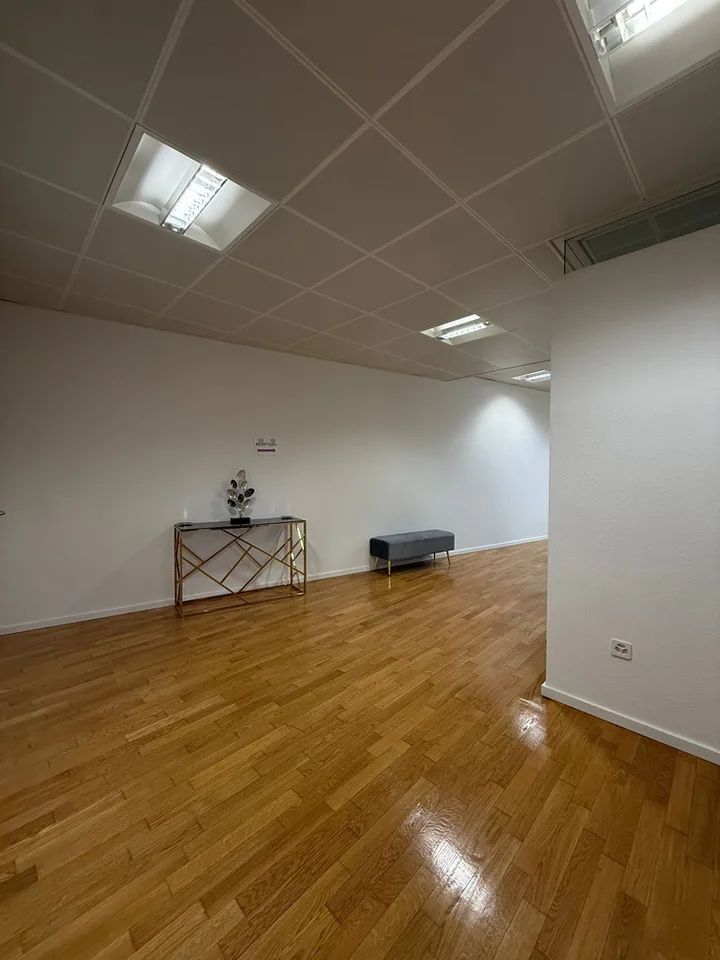 Spazio commerciale di 124m2 nel cuore di Rue Beau Sejour