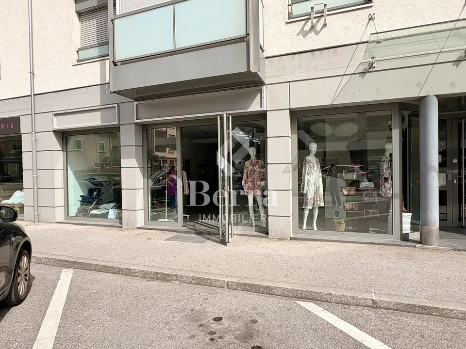Ideale per commercio o uffici!