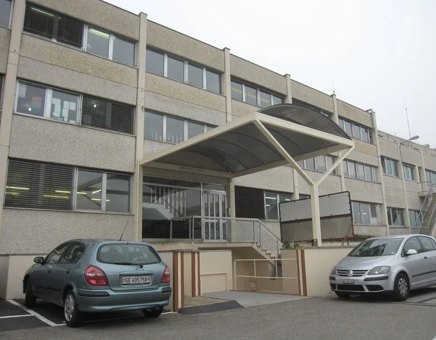 Lokal im Erdgeschoss, 266 m2 groß.