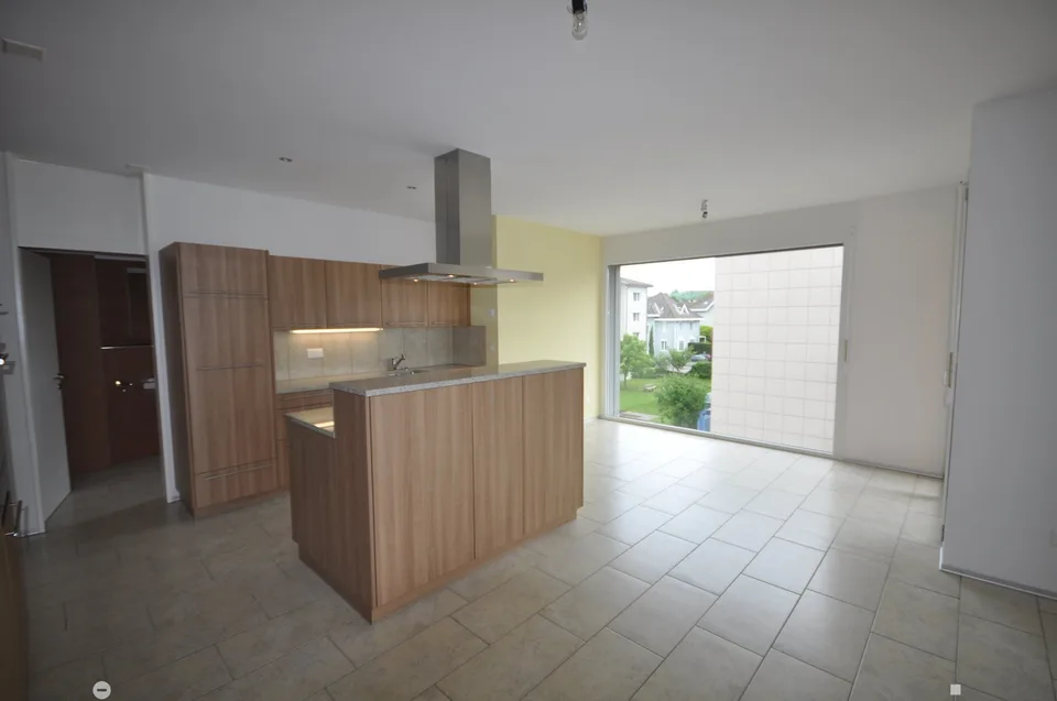 Helle 4.5-Zimmerwohnung mit Balkon in der Nähe des Stadtzentrums