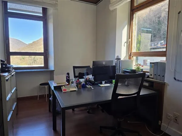 Mendrisio: Büro 4.5 Lokale