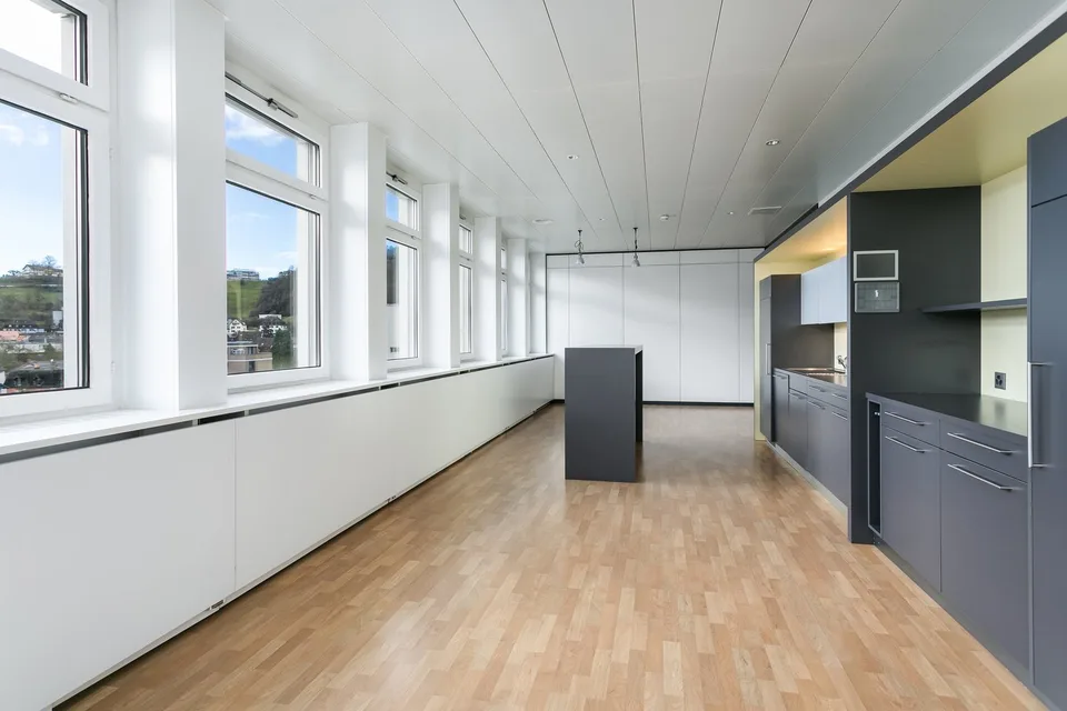 sofort Arbeiten im DGNB-Gold-zertifizierten Bürogebäude direkt am Trafoplatz in Baden