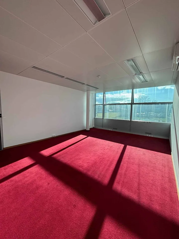 BÜROS 230 M² - Nahe Flughafen
