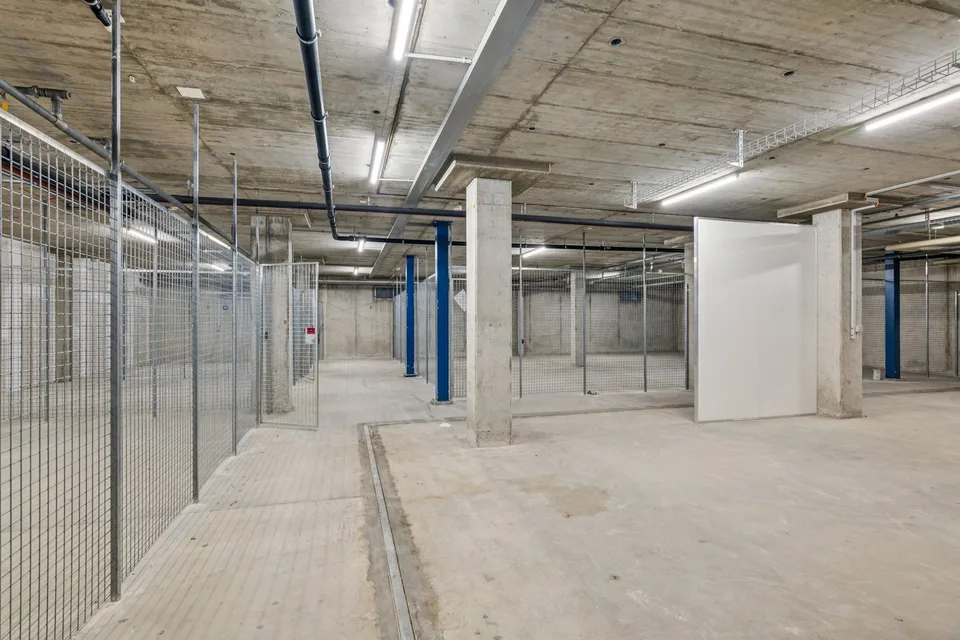 Espace de stockage flexible (534m²) – solution compacte pour le matériel et la logistique