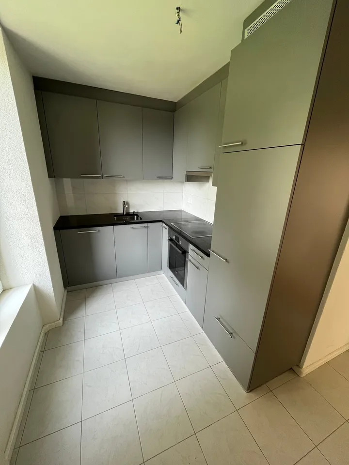 Lumineux appartement de 3.5 pièces avec balcon à Neuchâtel