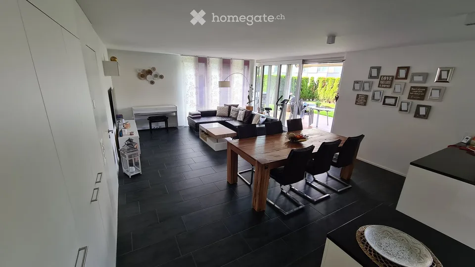 Appartement de jardin lumineux 4.5 pièces à Tuggen en propriété