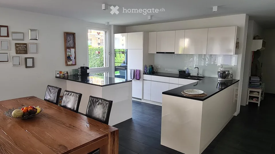 Appartement de jardin lumineux 4.5 pièces à Tuggen en propriété