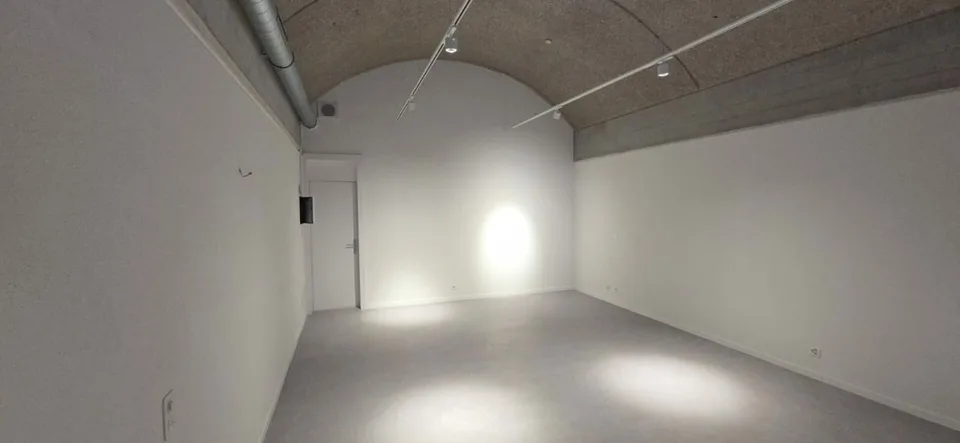Spazio di locazione rinnovato direttamente alla stazione di Münsingen – nessun ristorante