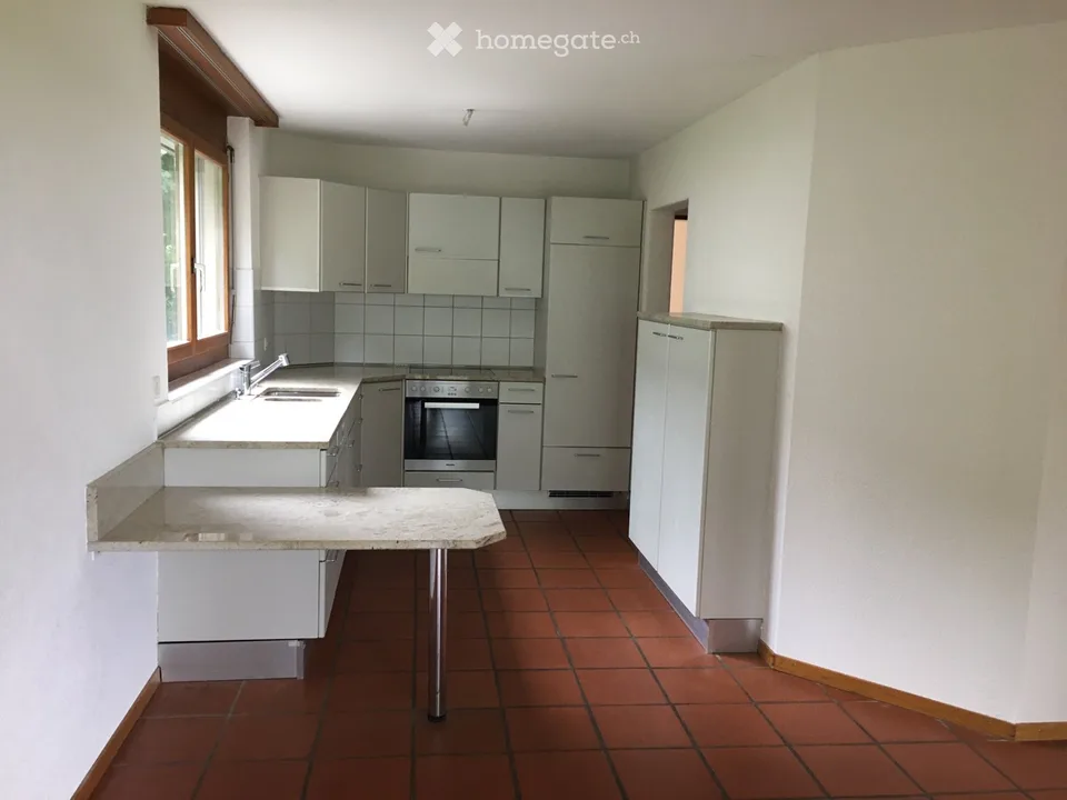 Schönes Apartment mit 4 1/2 Zimmern und großem Garten