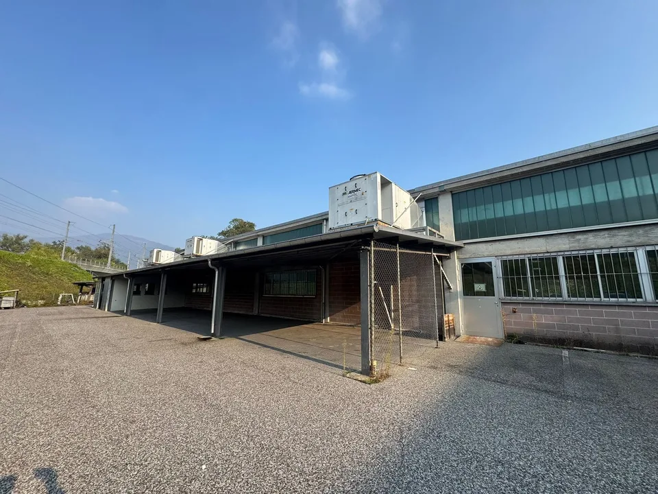 Spazio industriale di 1000 m² a Ligornetto - Perfetto per attività produttive