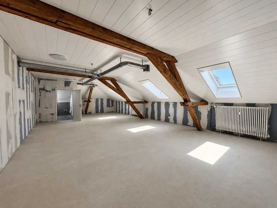 Spazio di atelier attraente 84 m² — direttamente alla stazione di Wohlen