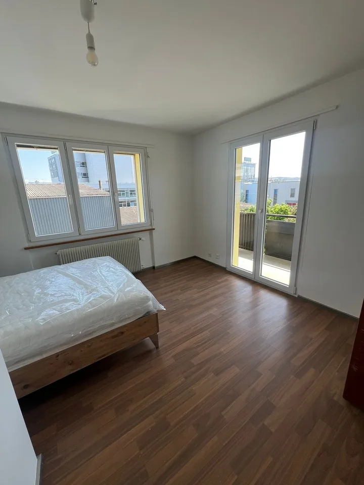 Gemütliche 1.5-Zimmer-Wohnung mit Balkon in Dietlikon