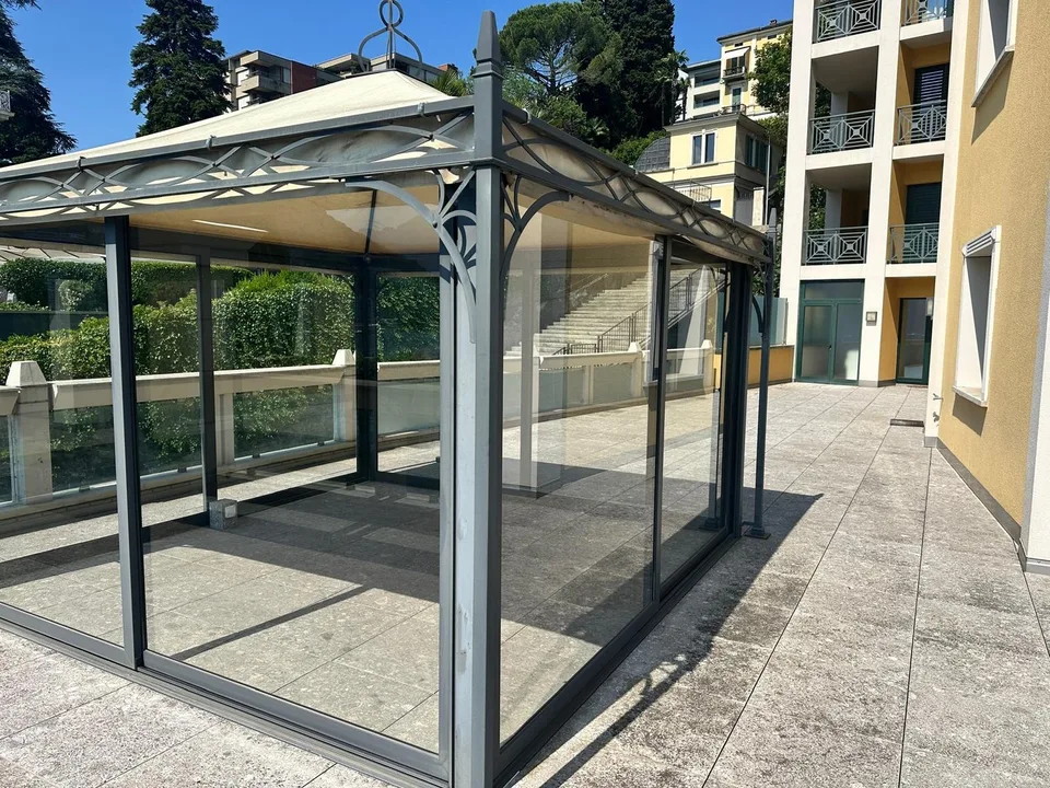 Appartement de haut standing à louer, front de lac de Lugano au 3ème étage