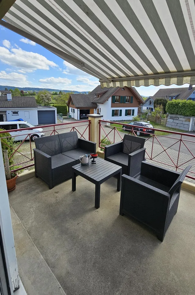 Wohnen am Dorfrand / 3.5 Zimmer Maisonette mit offenem Dachstock