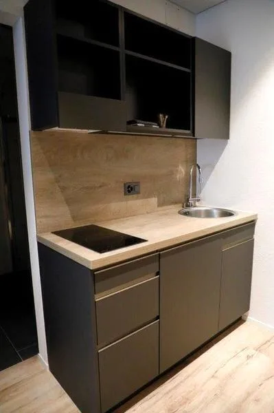 1 ZI-WOHNUNG IN REICHENBURG (SZ), MÖBLIERT