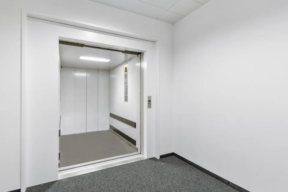 Spazi aziendali moderni vicino alla stazione di Glattbrugg – foto 7 di 13