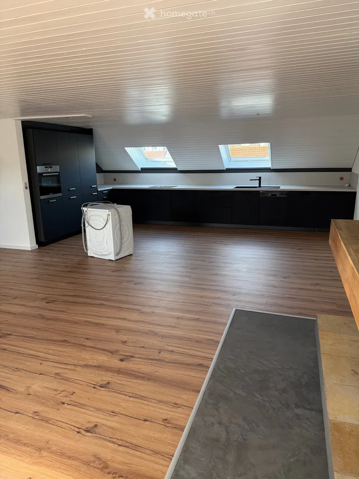 App. letztes Stockwerk in La Chaux-de-Fonds