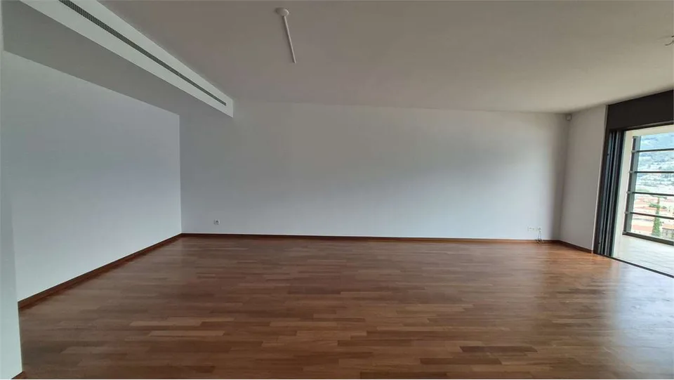 Prestigioso appartamento con vista lago – Foto 7 von 13
