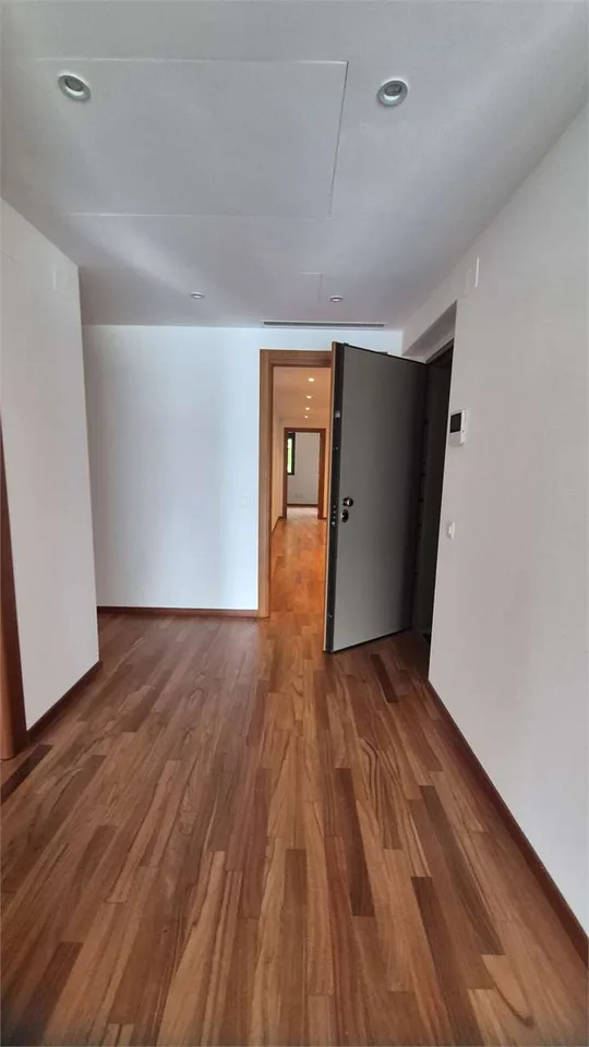 Prestigioso appartamento con vista lago – Foto 10 von 13