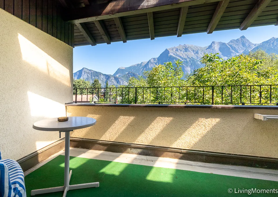 Camera arredata con balcone - in affitto mensile