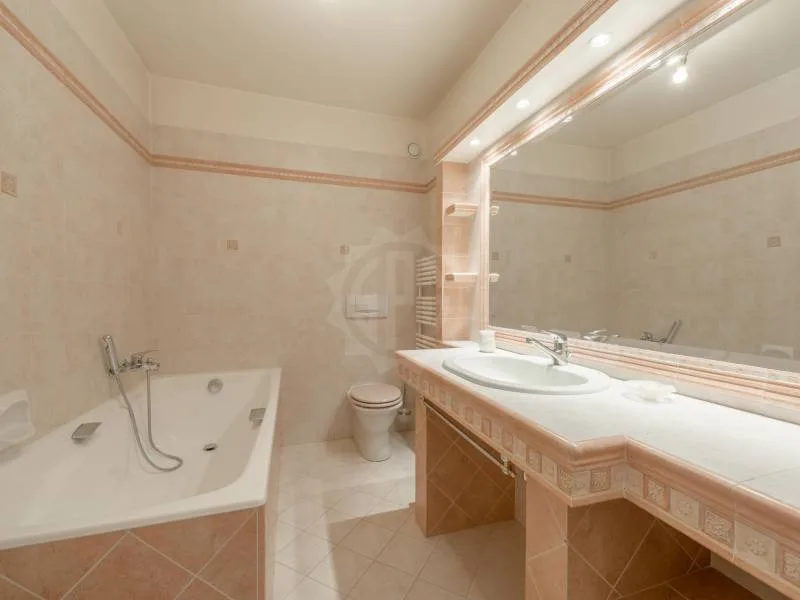 8 Zimmer Wohnung in Genève – Foto 9 von 11