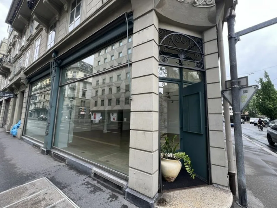 Retail space on the ground floor southwest corner