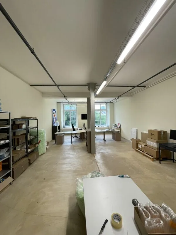 72 m2 Gewerbeflächen in modernem Gewerbehaus mit exklusivem Rohausbau